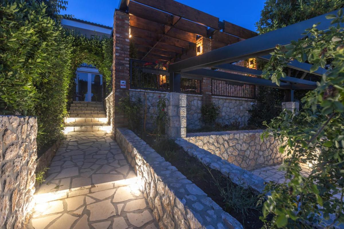 Cvrk Family House 诺维·维诺多尔斯基 外观 照片