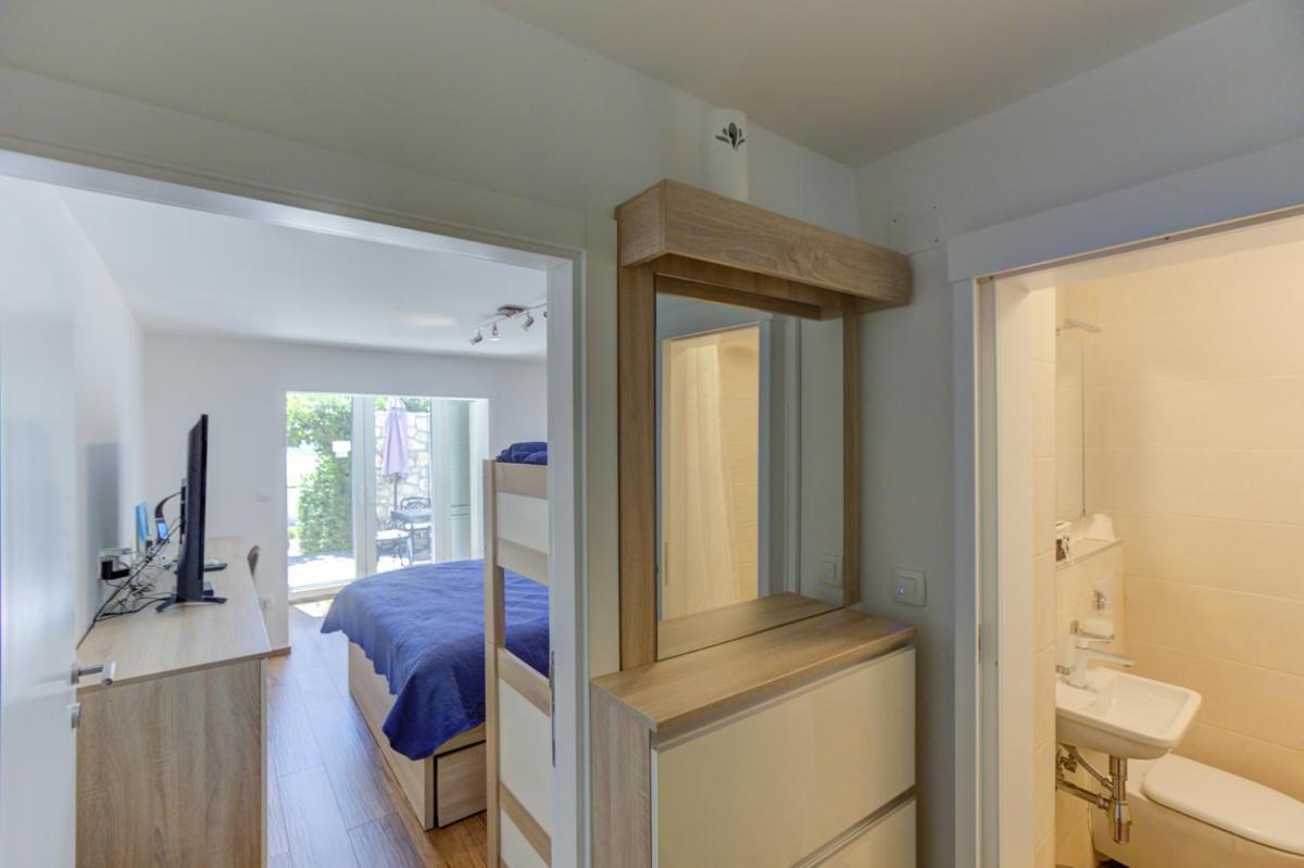 Cvrk Family House 诺维·维诺多尔斯基 外观 照片