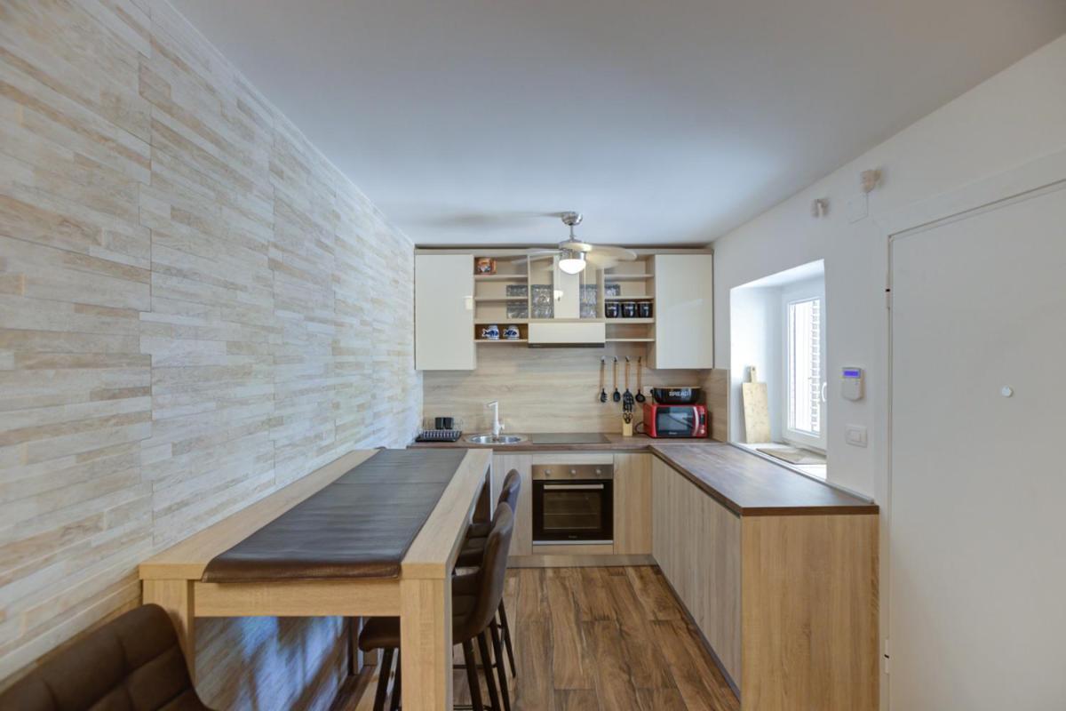 Cvrk Family House 诺维·维诺多尔斯基 外观 照片