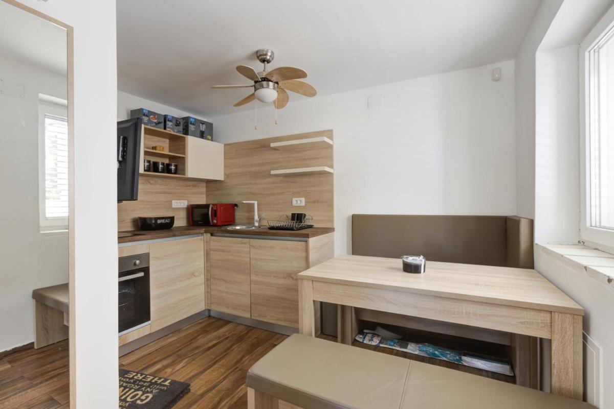 Cvrk Family House 诺维·维诺多尔斯基 外观 照片