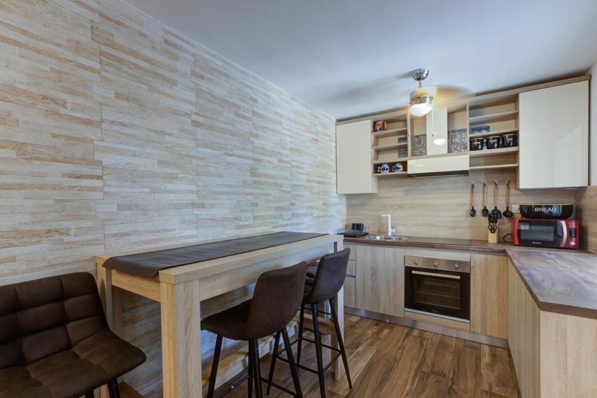 Cvrk Family House 诺维·维诺多尔斯基 外观 照片
