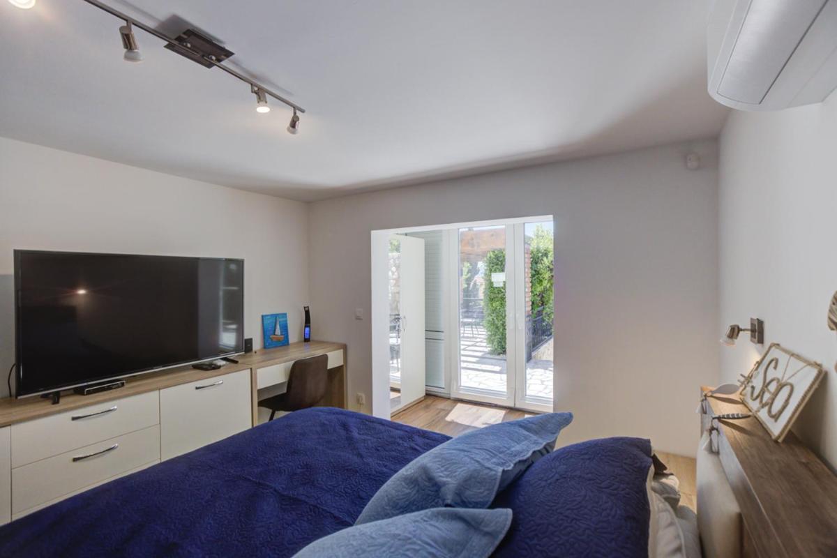 Cvrk Family House 诺维·维诺多尔斯基 外观 照片